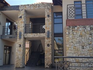 75 m² Office Space in Eldoraigne