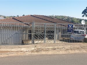3 Bed House in Lovu
