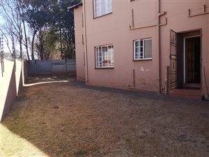 3 Bed Apartment in Grobler Park