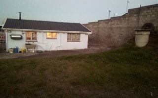 2 Bedroom House in KwaMashu