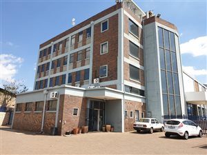 3000 m² Industrial space in Tulisa Park
