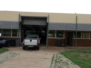 977 m² Industrial space in Rosslyn