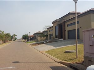 1082 m² Land available in Three Rivers