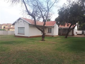 6 Bed House in Waverley
