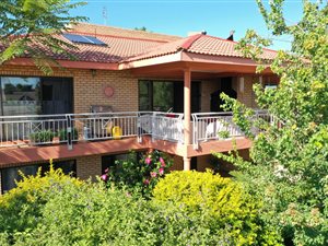 4 Bed Duplex in Kiepersol