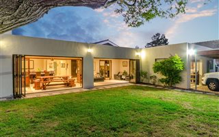 4 Bedroom House in Strand North