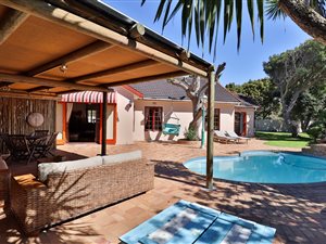 3 Bed House in Kirstenhof