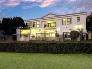4 Bed House in Eagle Canyon Golf Estate