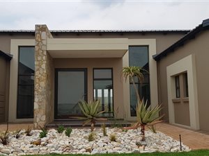 4 Bed House in Midstream Ridge Estate