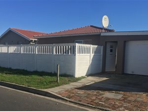 3 Bed House in Grassy Park