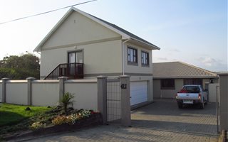 3 Bedroom House in Sunrise on Sea