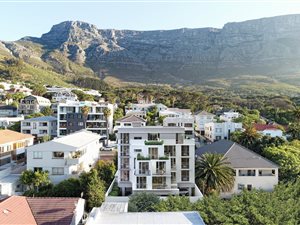 2 Bed Apartment in Vredehoek