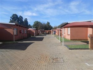 3 Bed Townhouse in Rensburg