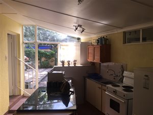 1 Bed Garden Cottage in Florida North