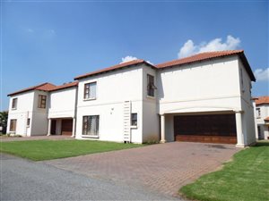 4 Bed Townhouse in Emfuleni Golf Estate