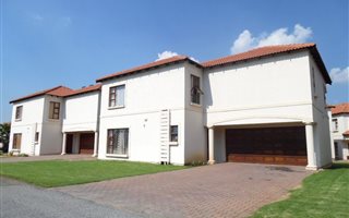 4 Bedroom Townhouse in Emfuleni Golf Estate