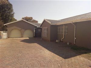 4 Bed House in Sunward Park