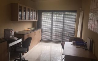 200 m² Office Space in Florentia