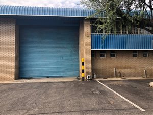700 m² Industrial space in Meadowdale