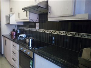 3 Bed Duplex in Arboretum