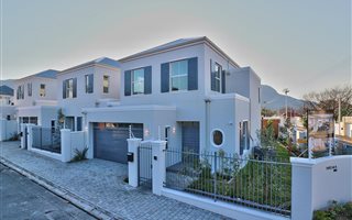 3 Bedroom House in Claremont Upper