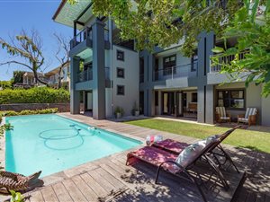 6 Bed House in Higgovale