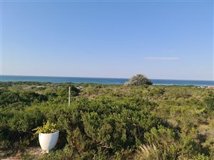 705 m² Land available in Cannon Rocks
