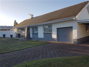3 Bed House in Blomtuin