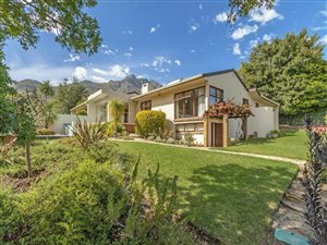4 Bed House in Brandwacht