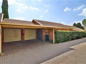 2 Bed Townhouse in Rooihuiskraal North