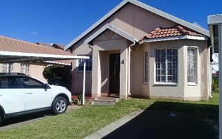 2 Bedroom Simplex in Meredale