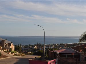750 m² Land available in Dana Bay