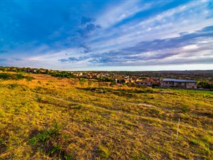 650 m² Land available in Eagle Canyon Golf Estate