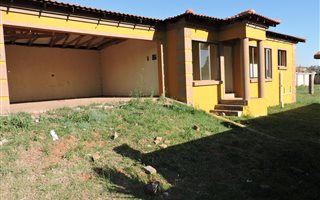 2 Bedroom House in Munsieville South