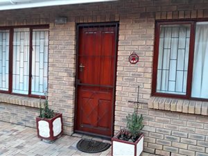 2 Bed Flat in George South