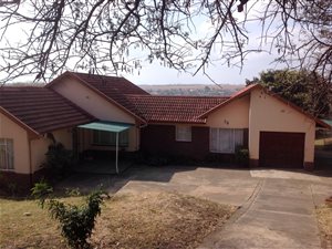 4 Bed House in Bisley