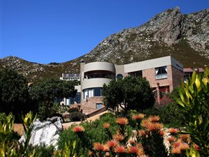 4 Bed House in Rooi Els