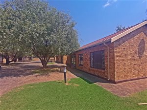 3 Bed Townhouse in Krugersdorp North