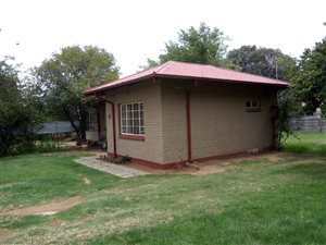 1 Bed House in Crown Gardens