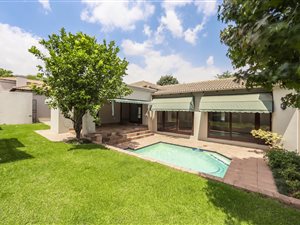 4 Bed House in Cedar Lakes
