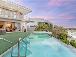5 Bed House in Silver Lakes Golf Estate