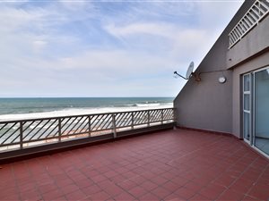 3 Bed Apartment in Umdloti Beach