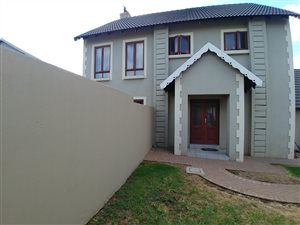 3 Bed House in Candlewoods Estate