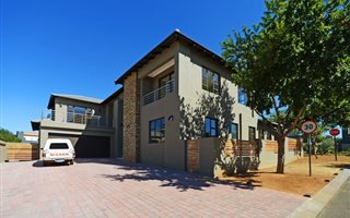 4 Bedroom House in La Como Lifestyle Estate