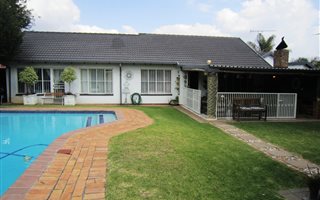 4 Bedroom House in Rietvalleipark