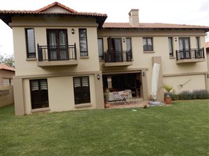 3 Bed Cluster in Douglasdale