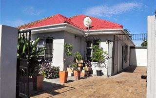 2 Bedroom House in Lansdowne