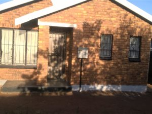 2 Bed House in Molapo