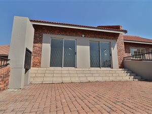 3 Bed Townhouse in Modelpark