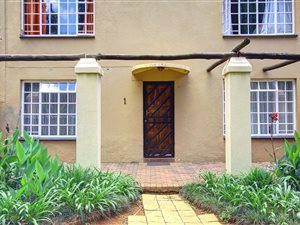 2 Bed Townhouse in Helderkruin